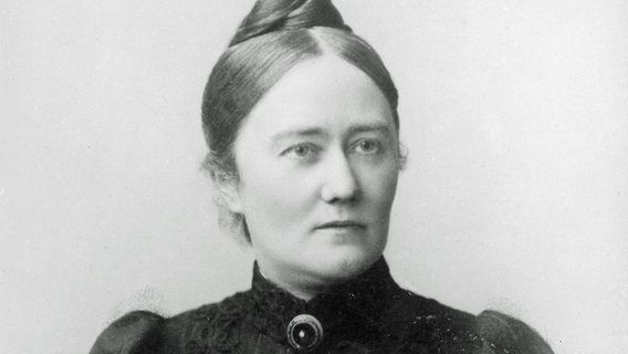 Porträtaufnahme der Frauenrechtlerin Helene Lange von 1893. © picture-alliance / akg-images 