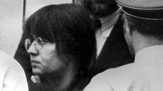 Ulrike Meinhoff während des Baader-Meinhof-Prozess 1974 in Stuttgart-Stammheim © picture-alliance / dpa 