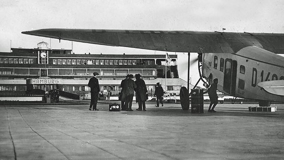 Flughafen Hamburg in den 1950er-Jahren © Michael Penner 