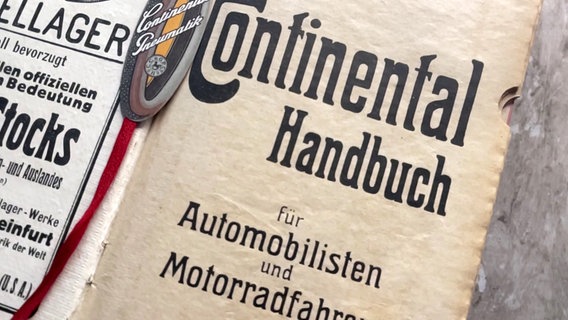 Continental Handbuch für Automobilisten © NDR/WIEDUWILT FILM & TV PRODUCTION GmbH 
