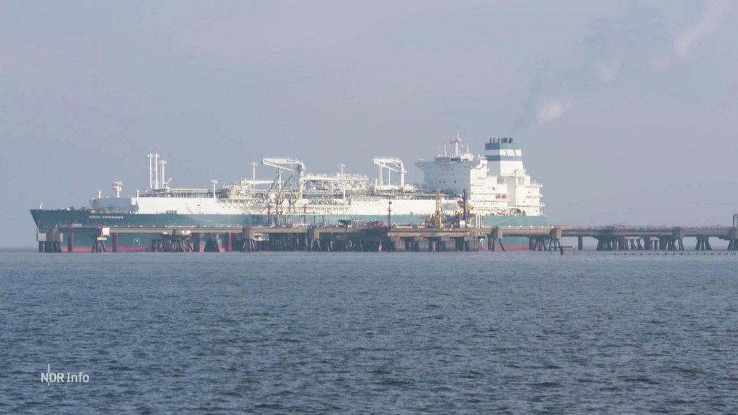 LNG Schiff in Wilhelmshaven Umrüstung wegen Chlor Einleitung NDR de