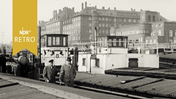 Frachter am Hamburger Binnenhafen auf der Veddel 1964  
