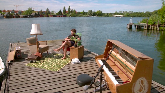 Fast alles spielt hier am, auf oder umgeben von Wasser - manchmal auch Musik. © NDR 