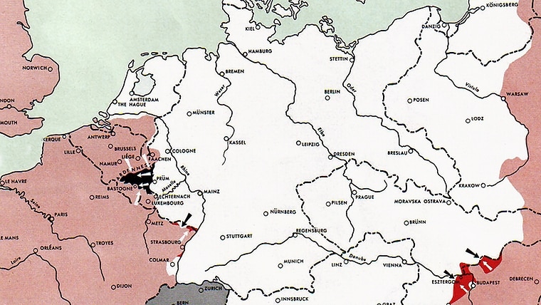 Ausschnitt der Europa-Karte vom 1. Januar 1945 aus dem "Atlas of the World Battle Fronts in Semimonthly Phases" des United States War Department, 1945, der die Gebietslage in zweiwöchigen Abständen dokumentiert. © This image is a work of a U.S. Army soldier or employee, taken or made as part of that person's official duties. As a work of the U.S. federal government, the image is in the public domain. Foto: United States War Department, General Staff 1945