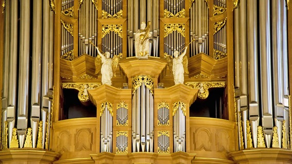 Die Arp-Schnitger-Orgel in der Hamburger Hauptkirche St. Jacobi ©  imago Foto: imagebroker