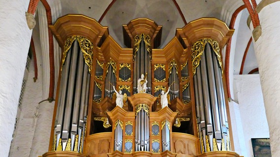 Die Arp-Schnitger-Orgel in St. Jacobi, Hamburg © CC BY-SA 4.0 via Wikimedia Commons Foto: Hans-Jörg Gemeinholzer