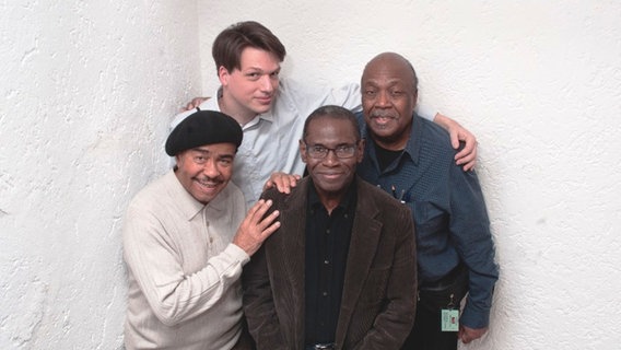 Der Fotograf Arne Reimer mit den Jazz Legenden Benny Golson, George Cables und Les McCann. © Arne Reimer 