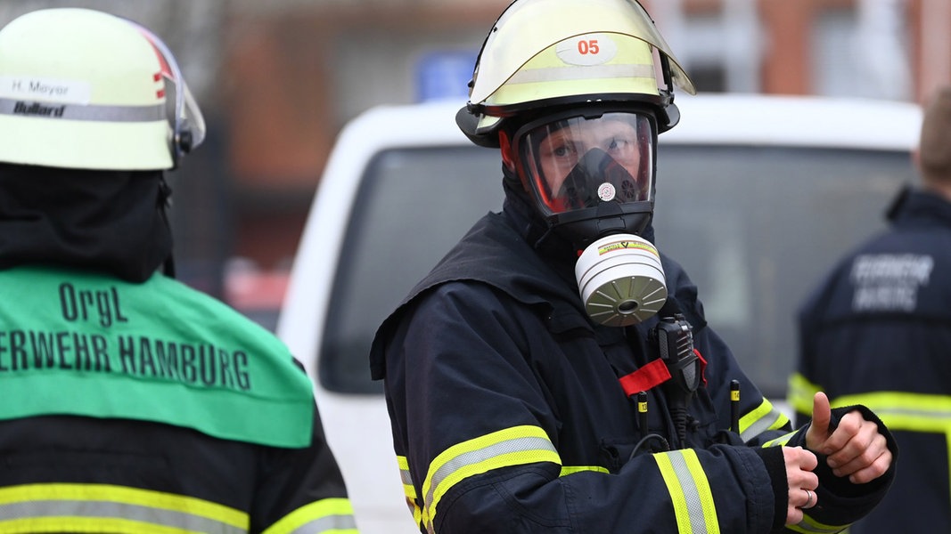 Großbrand in Rothenburgsort Nachlöscharbeiten laufen NDR de NDR 90 3