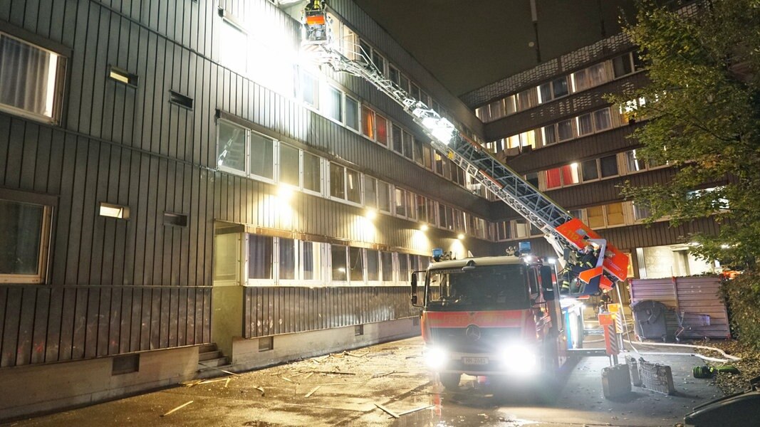 Feuer In Hamburger Fl Chtlingsunterkunft Vier Menschen Gerettet Ndr