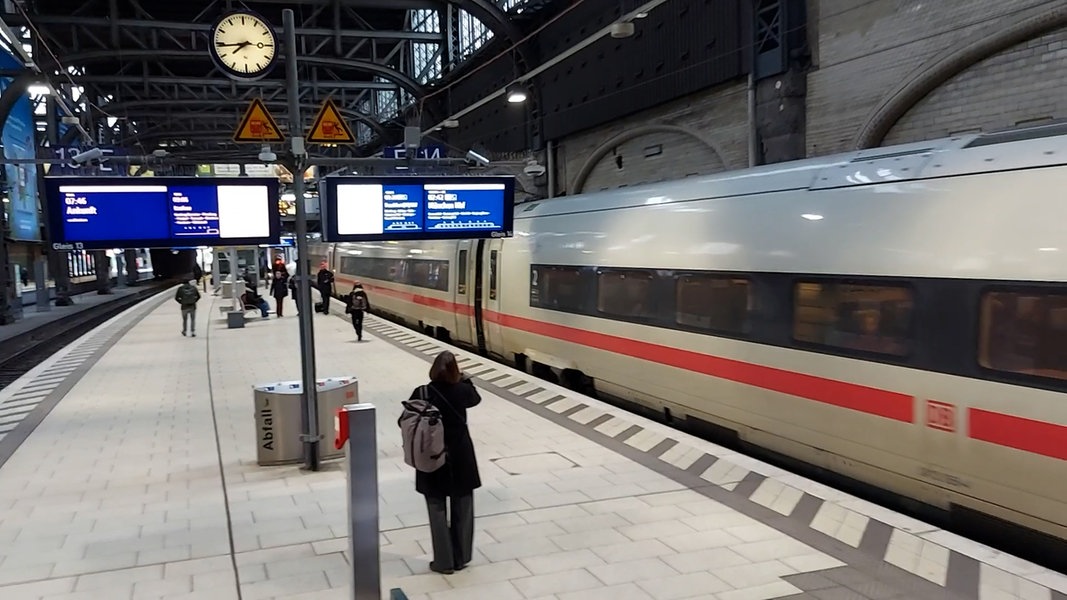 Streik Bei Der Bahn Gestartet Notbetrieb Bei Der Hamburger S Bahn