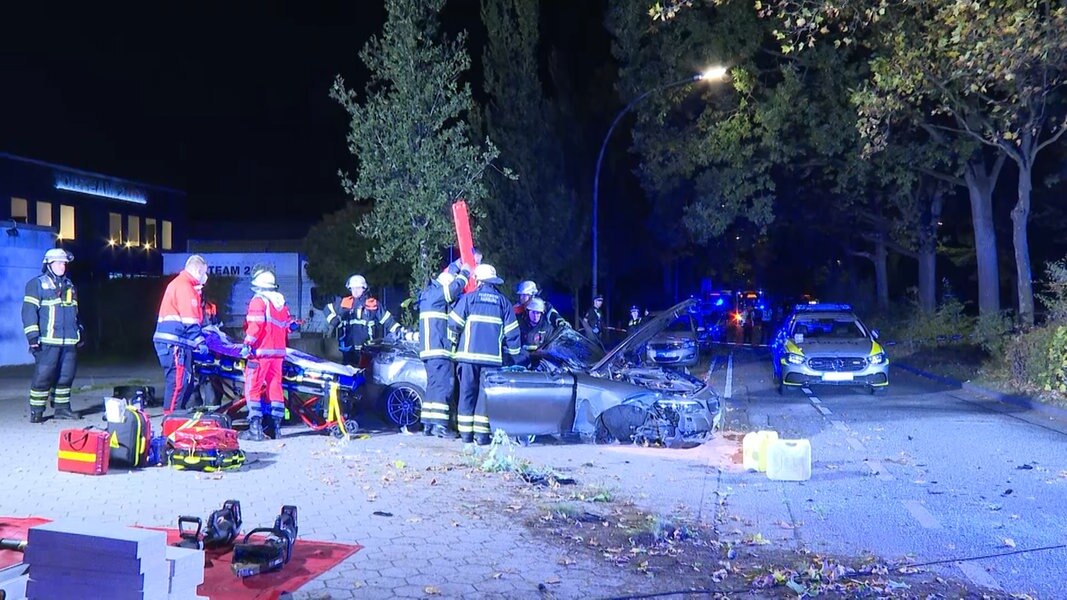 Zwei Verletzte Nach Unfall In Steilshoop Ndr De Nachrichten Hamburg