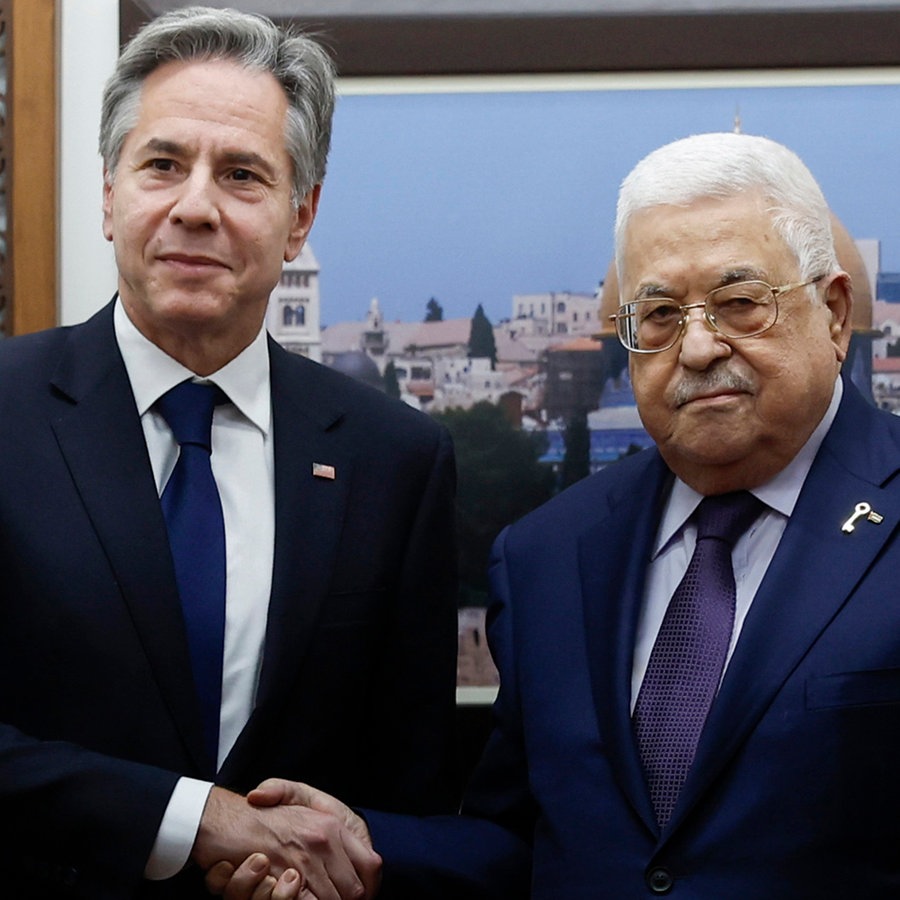 Antony Blinken (l), Außenminister der USA, trifft Mahmoud Abbas, Präsident der Palästinensischen Autonomiebehörde © Jonathan Ernst/Reuters Pool/AP/dpa 