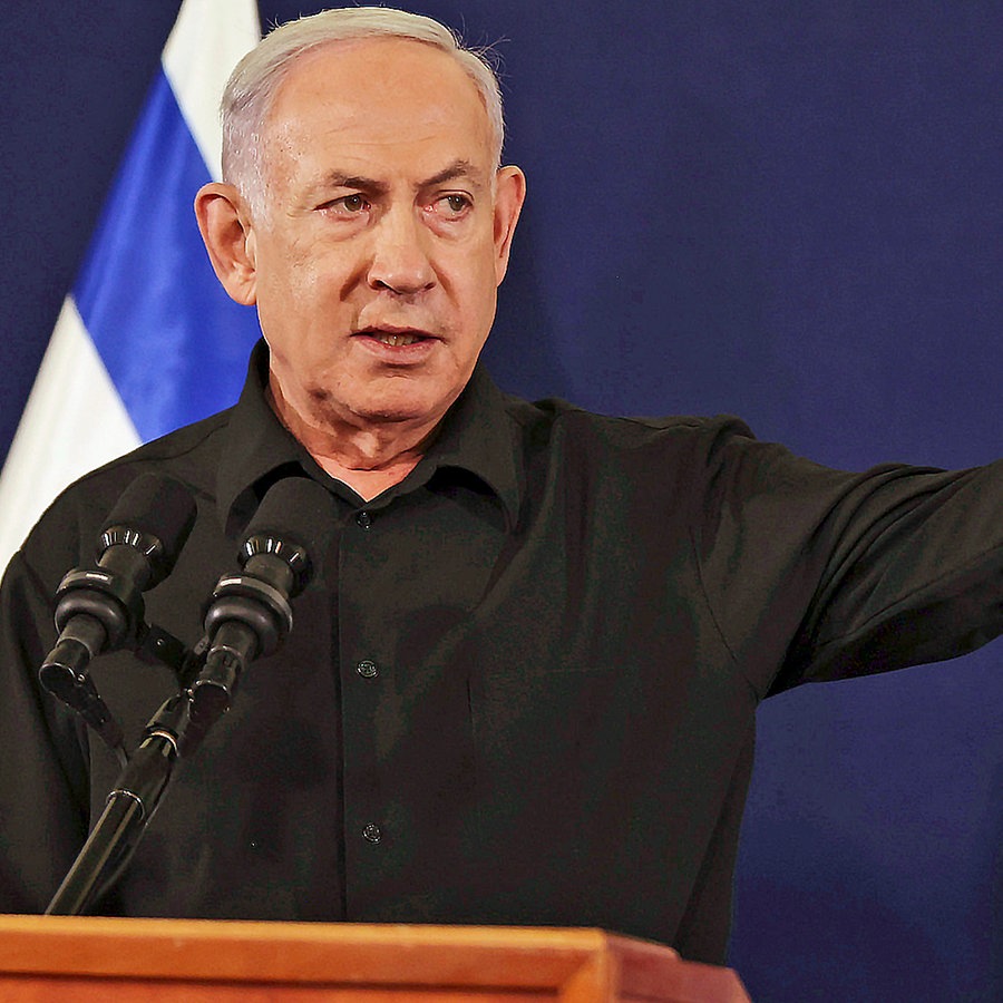 Benjamin Netanjahu, Ministerpräsident von Israel, gestikuliert während einer Pressekonferenz. © dpa-Bildfunk/Pool European Pressphoto Agency/AP Foto: Abir Sultan