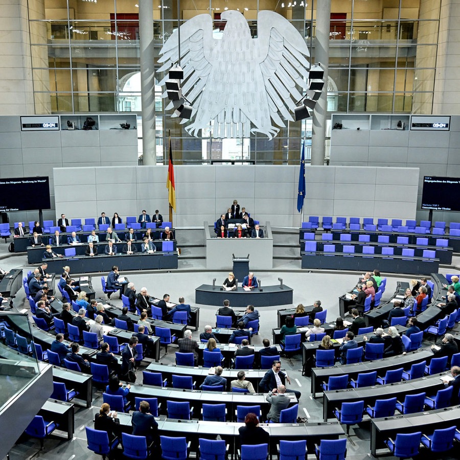 Die Abgeordneten des Bundestags debattieren während der 157. Sitzung des Bundestages. © dpa Foto: Britta Pedersen