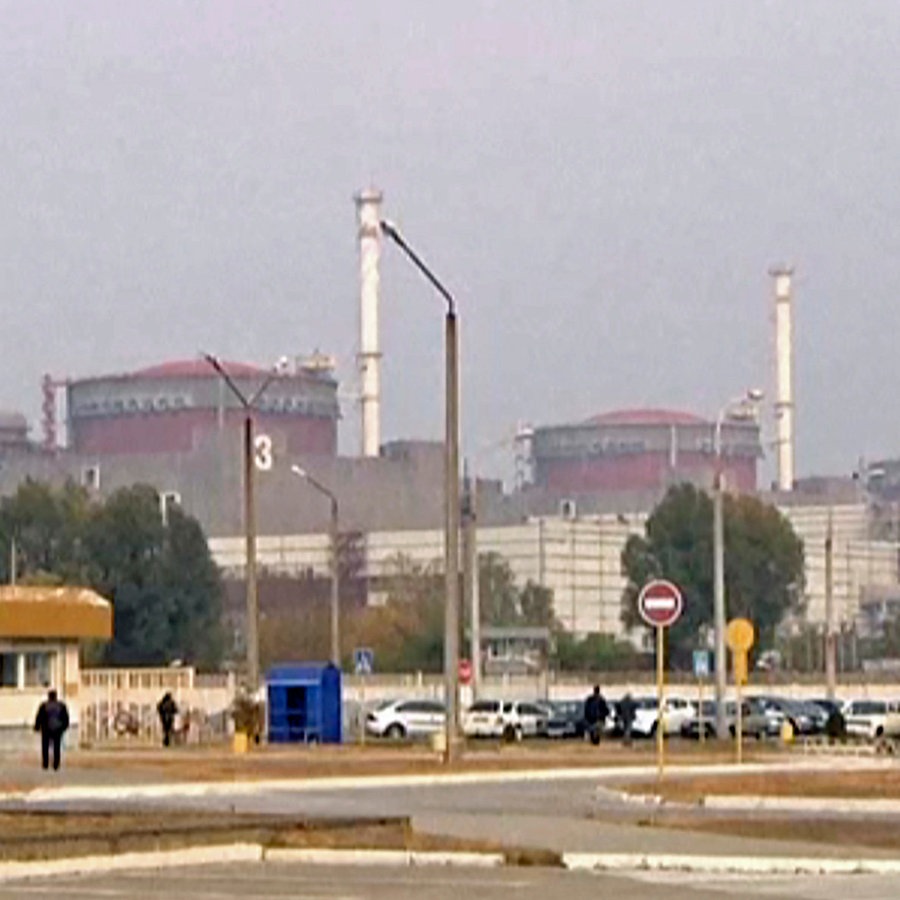 Dieses Bild aus einem Video zeigt das Kernkraftwerk Saporischschja. © dpa-Bildfunk 