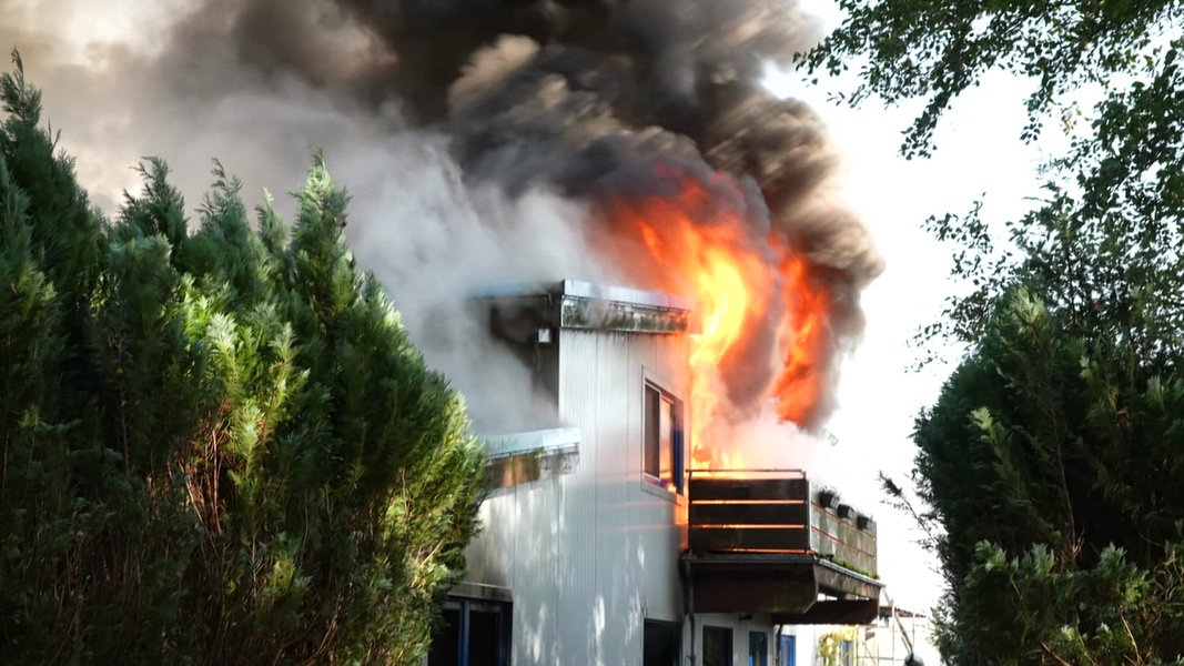 Gro Brand In Waren M Ritz Polizei Vermutet Brandstiftung Ndr De