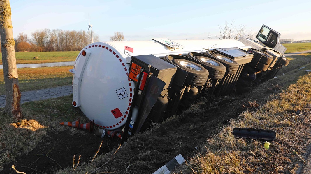 Tanklaster Unfall Vollsperrung Wieder Aufgehoben Ndr De