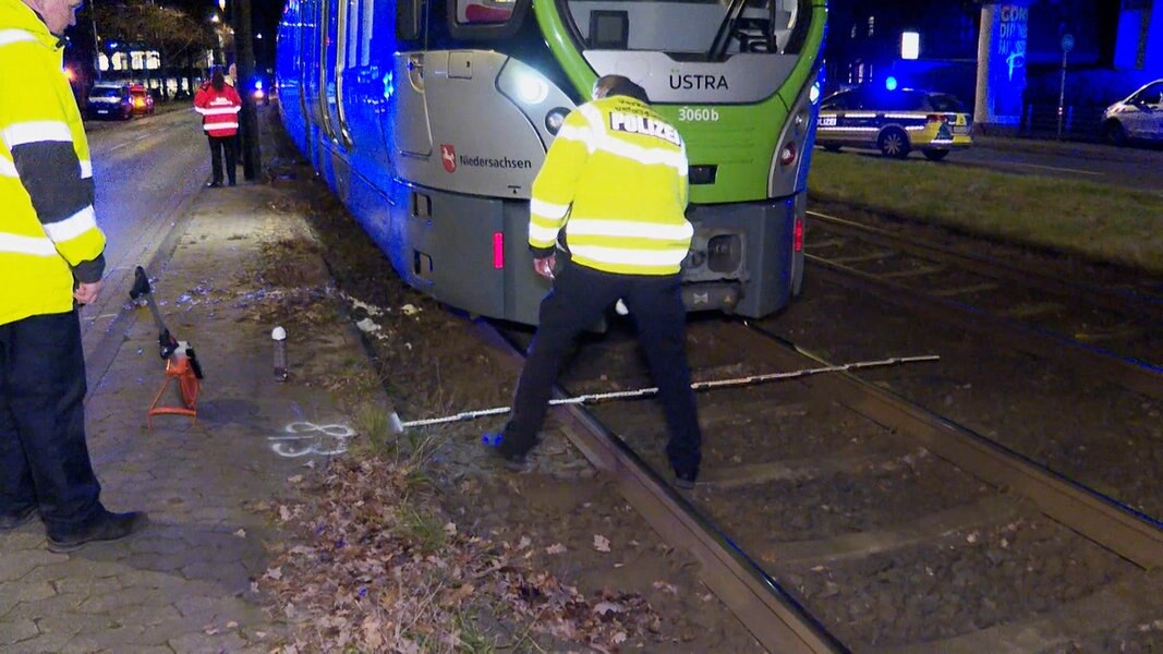 Hannover Frau Ger T Unter Stadtbahn Und Stirbt Im Krankenhaus Ndr De