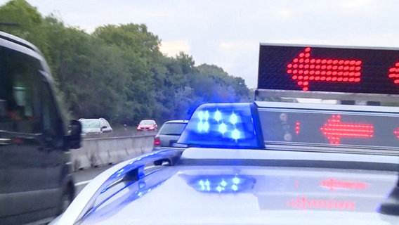 Blaulicht an einer Unfallstelle auf der A2. © TeleNewsNetwork 
