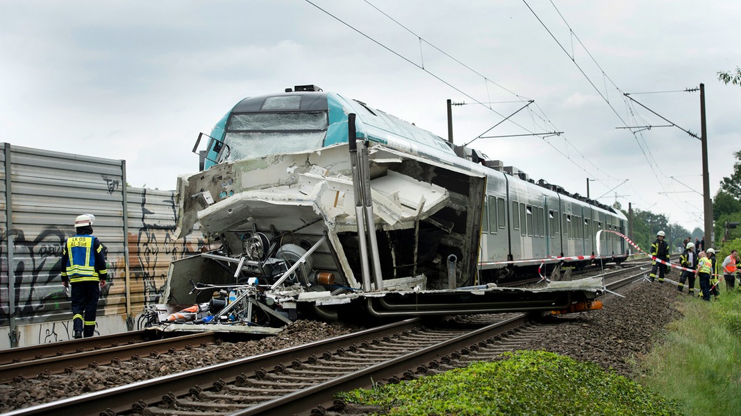 Zug Rammt Lkw In Bissendorf Zehn Verletzte NDR De Nachrichten