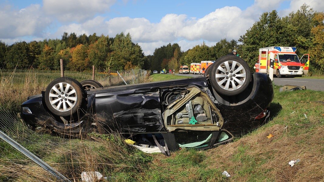 Pinneberg Fünf Verletzte bei Unfall auf L103 NDR de Nachrichten