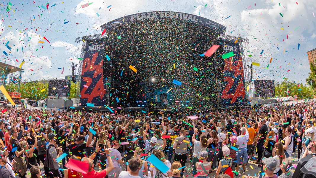 Konfetti In Allen Farben So War Das Ndr Plaza Festival Ndr De