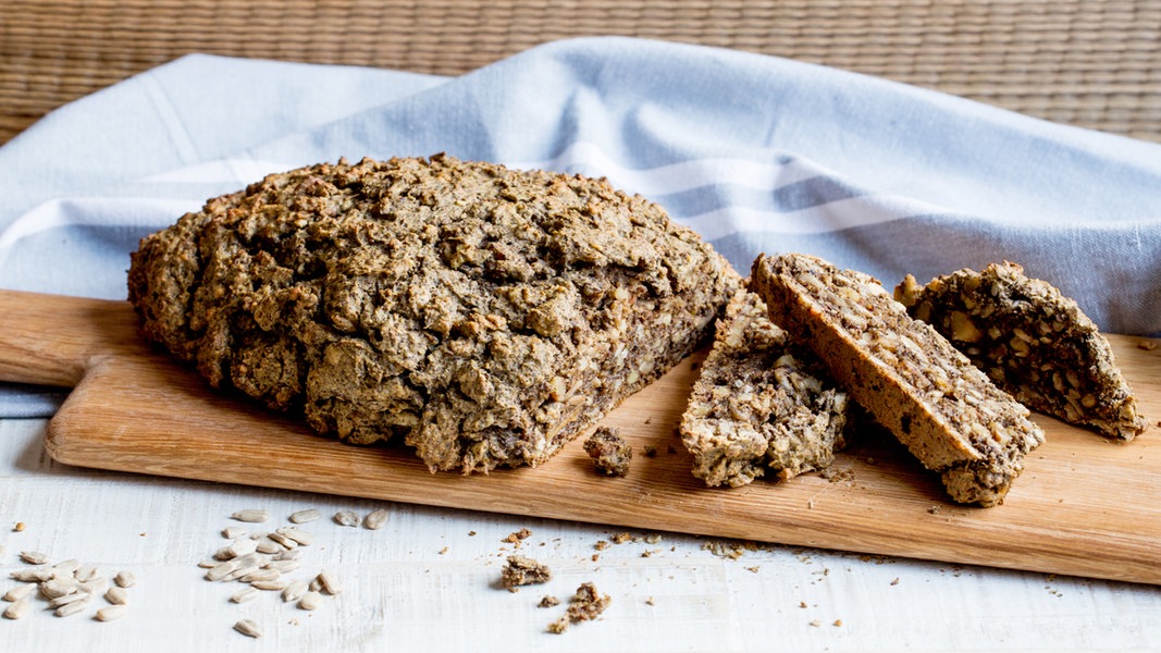 Pseudo Schwarzbrot Low Carb Ndr De Ratgeber Kochen Rezepte