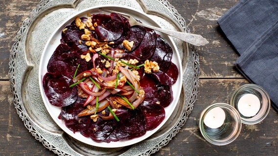 Rezept Rote Bete Salat Mit Schalotten Und Walnussen Ndr De Ratgeber Kochen