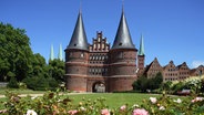 The Holstentor in Lübeck, symbol of the city © Tourismusamt Lübeck Photo: Torsten Krüger