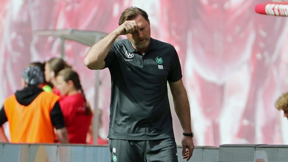 Wolfsburgs Trainer Ralph Hasenhüttl © Imago Images 