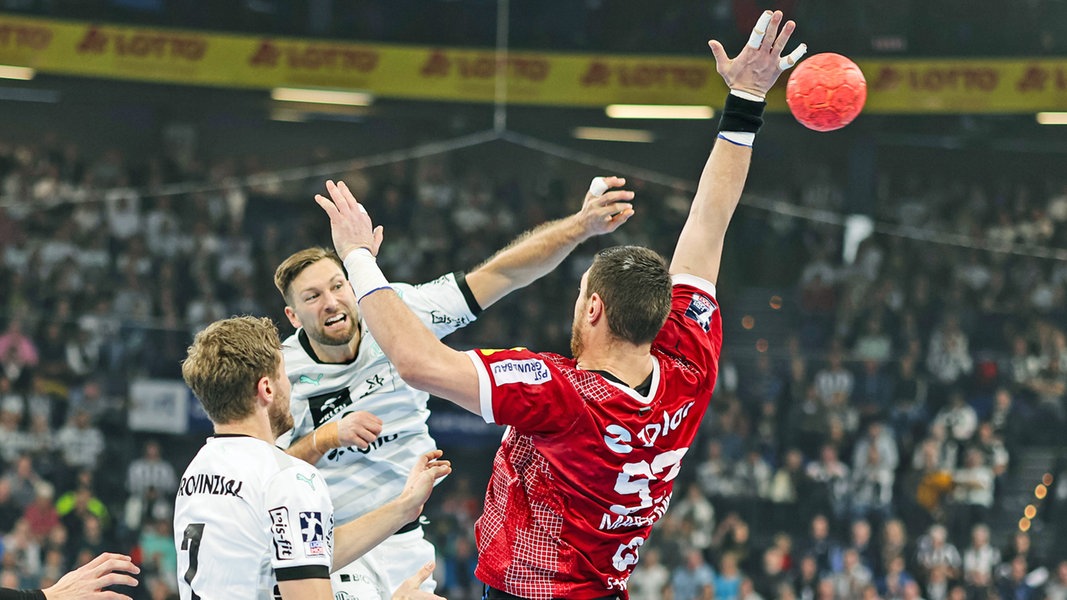 Jetzt Live Thw Kiel F Chse Berlin In Der Handball Bundesliga Ndr