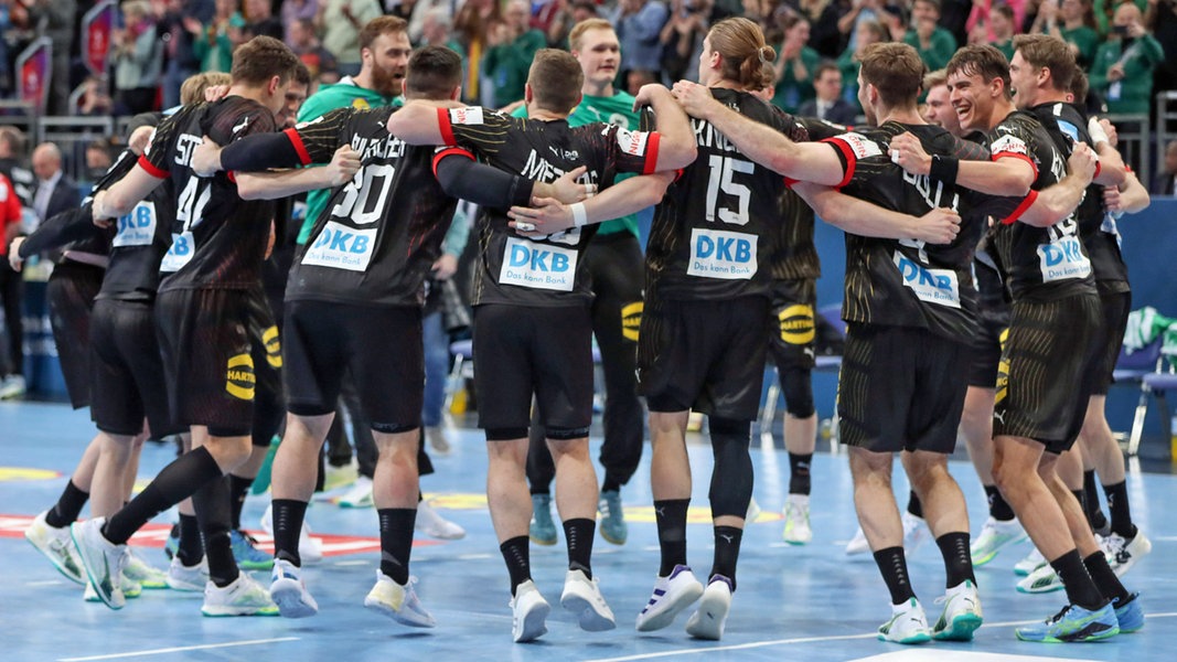 Olympia Qualifikation Geschafft Deutsche Handballer Schlagen