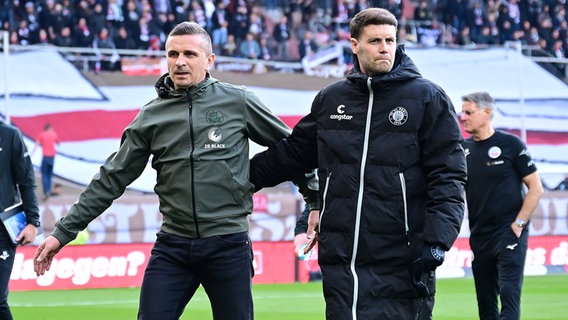 Trainer Mersad Selimbegovic (l.) vom FC Hansa Rostock mit Coach Fabian Hürzeler vom FC St. Pauli © Witters 