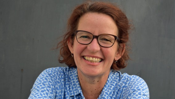 Die Autorin Margit Auer im Porträt. © Cornelsen Verlag 