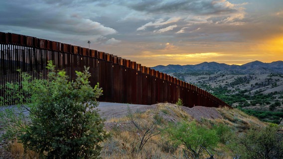 Teil des Grenzzaun in Arizona, USA © Getty Images via AFP Foto: BRANDON BELL