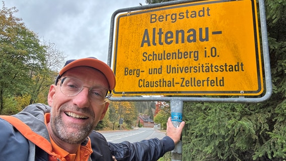 Schorse besucht auf der "Der beste Ort der Welt"-Tour den Ort Altenau. © NDR 