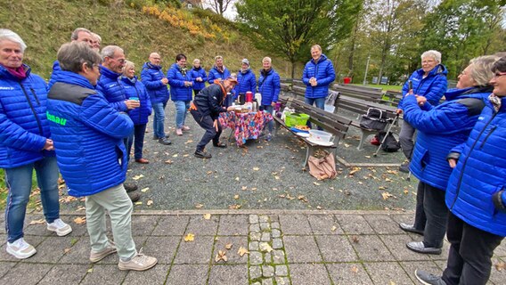 Schorse besucht auf der "Der beste Ort der Welt"-Tour den Ort Altenau. © NDR 