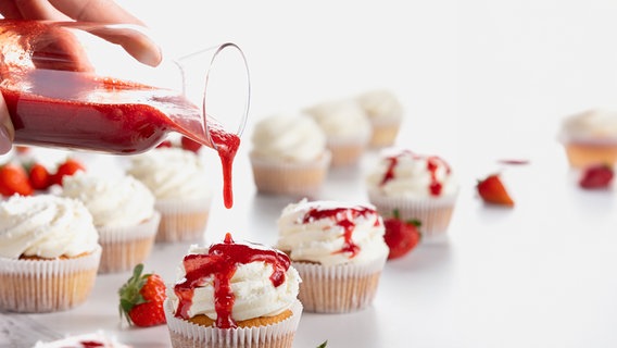 Spaghetti-Eis-Cupcakes © Sallys Marketing GmbH 