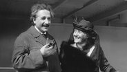 Albert Einstein mit Ehefrau Mileva Maric © picture alliance Foto:  | -