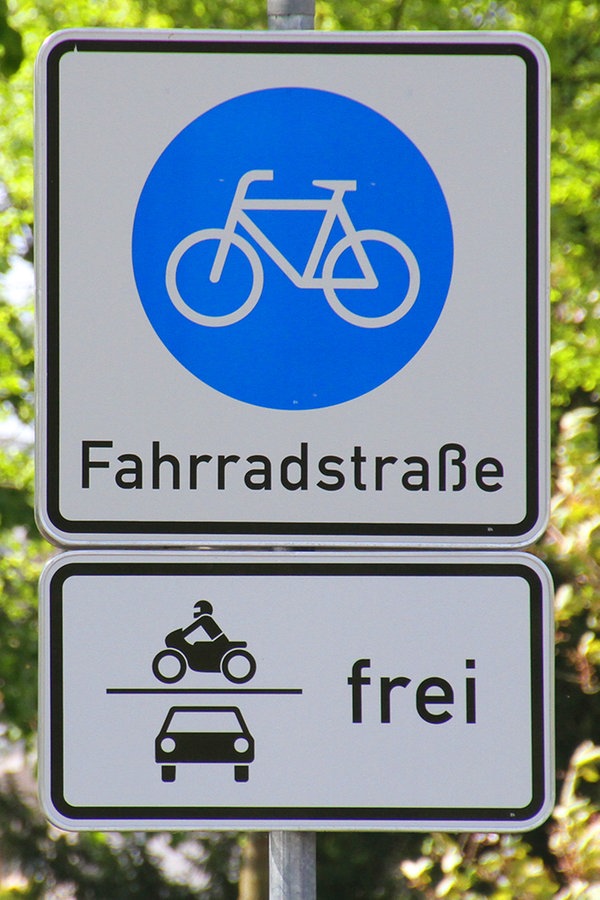 Welche Regeln gelten auf einer Fahrradstraße? NDR.de