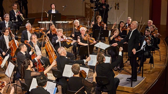 Paavo Järvi dirigiert die Deutsche Kammerphilharmonie Bremen © Julia Baier 