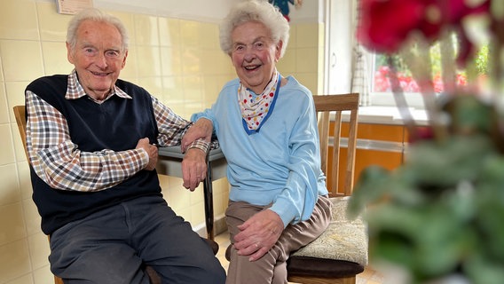 Gerda und Werner Wolff: Wenn sie heute auf ihr Leben zurückblicken, sehen sie vor allem eines: ihr großes Glück! © NDR/Heike Schieder 