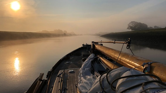 Im Morgengrauen unterwegs auf den Flüssen Norddeutschlands. © NDR/MANFRED SCHULZ TV & FilmProduktion 