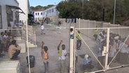 Auffanglager für Flüchtlinge in Lampedusa, Italien. © NDR/artdocu 