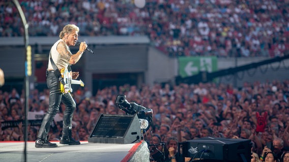 Peter Maffay beim letzten Konzert seiner Abschiedstournee 2024. © NDR/Benjamin Hüllenkremer 