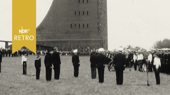 Marine-Ehrenmal Laboe bei einer Gedenkfeier 1965  