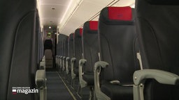 Der leere Innenraum eines Flugzeugs