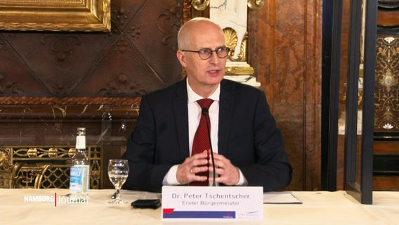 Hamburg's first mayor Dr.  Peter Tschentscher (SPD) at a press conference.  