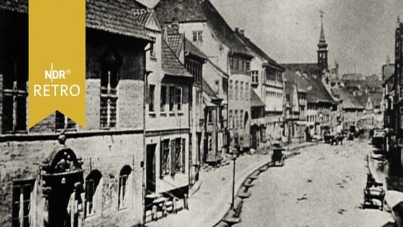 Historische Straßenansicht aus Flensburg, Foto aus dem ausgehenden 19. Jahrhundert  