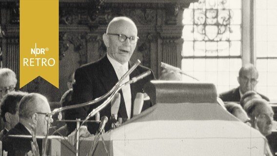 Bürgermeister Willy Dehnkamp bei Festrede zur 1000-Jahrfeier von Bremen 1965  